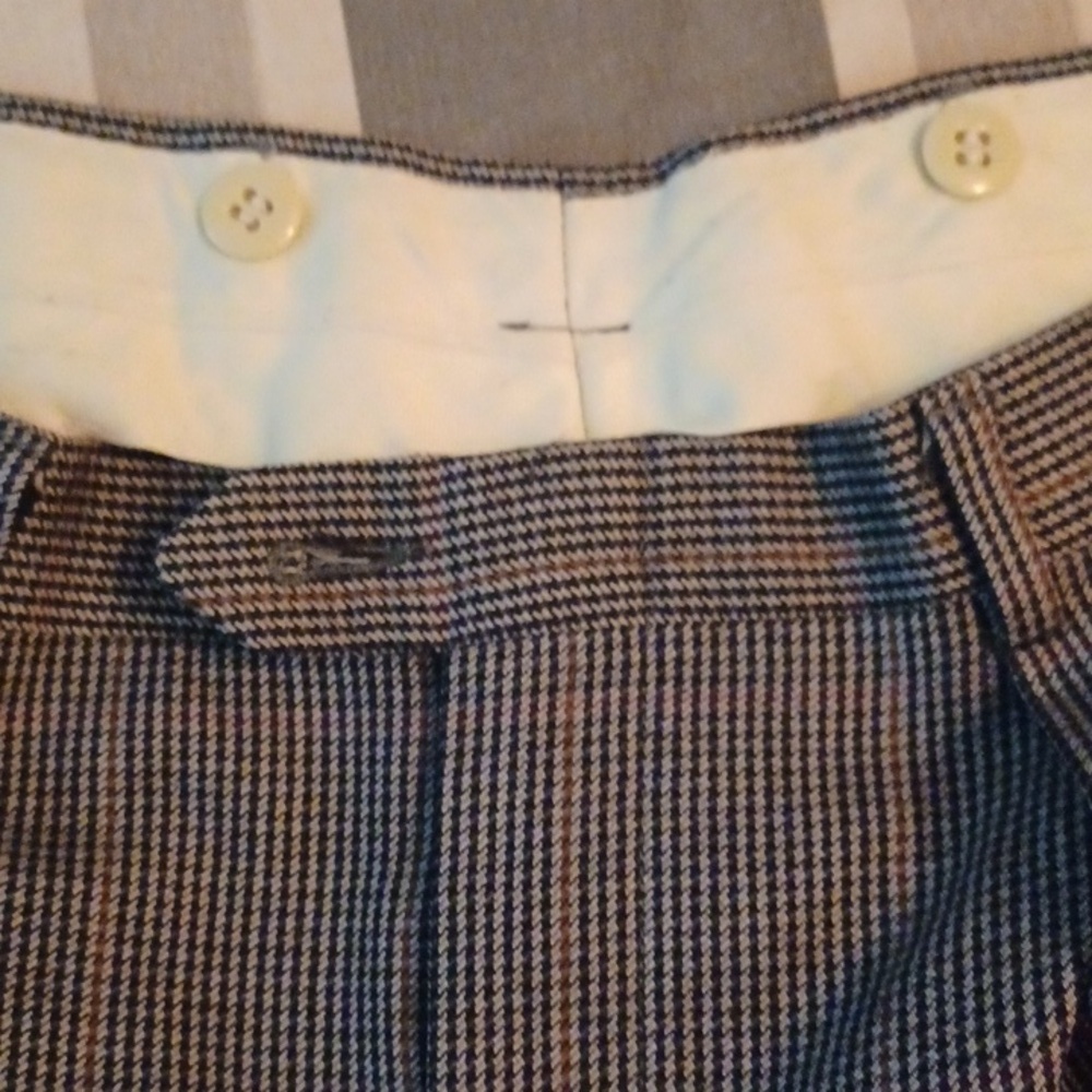 Classic Custom Men's Plaid Gray 3-Piece Suit, 42L / 36W x 32L - Picture 16 of 16